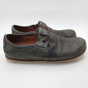 Chaco Gray Leather Flats